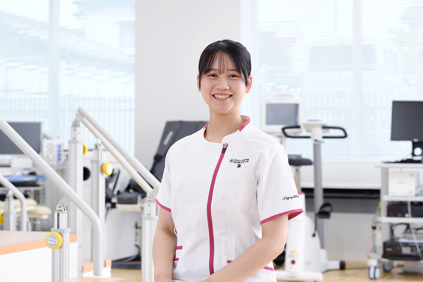 名古屋葵大学の学生