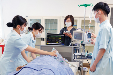 中部大学 病気の予防・健康に関わる人として、技術と心を学ぶ