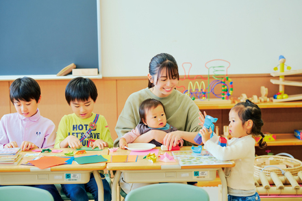 金城学院大学 実践力を養うために、子どもと触れ合える機会を豊富に用意しています