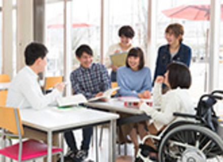 中部学院大学の特長３