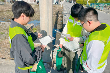 常葉大学 インタビューやアンケートなど、さまざまな調査を通じて、現実の課題にどう向き合うかを考える姿勢を養います