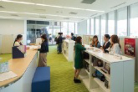 常葉大学 教員と学生LA（ラーニング・アシスタント）がサポートする外国語学習支援センター