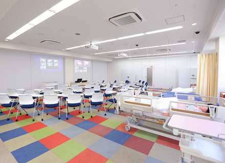 日本保健大学の特長２