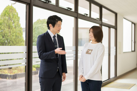 横浜創英大学 少人数の教育体制なので、授業のことや国家試験対策の相談にも教員が寄り添ってサポートします。