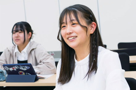 東都大学 看護師の資格取得に向けて、毎日楽しく授業を受講しています