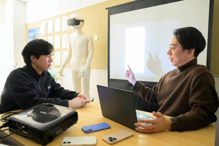 東京保健医療専門職大学 リハビリ分野にもロボットを活用し、データの数値化、効果の見える化が求められています。先進技術を用いて学ぶことができます。