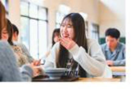 東京保健医療専門職大学 学生生活は少人数制のため仲間ができ、勉強以外にも、アルバイトやサークルなどプライベートでも充実した4年間が過ごせます。