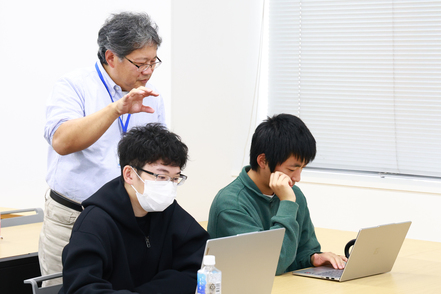 敬愛大学 システム開発やマーケティング調査、観光など、幅広い分野での活躍が期待できる