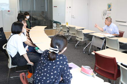 敬愛大学 「教職センター」による個人面接や模擬授業、実技の対策講座は学生たちの強い味方。課題や弱点を克服し自信をもって試験に挑める