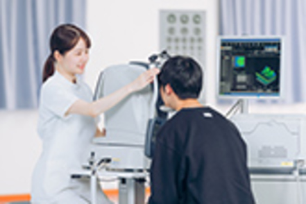 新潟医療福祉大学 【視機能科学科】日本海側唯一の視能訓練士養成大学。子どもから高齢者まで「眼」の健康を支援します