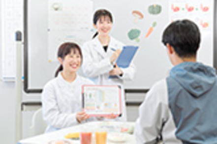 新潟医療福祉大学 【健康栄養学科】地元飲食店のメニュー開発や食育ボランティアなど実践力を磨く課外活動も充実