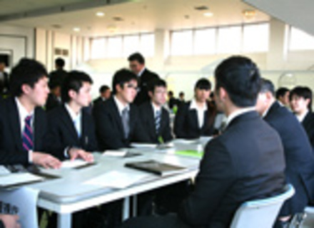 平成国際大学の特長２