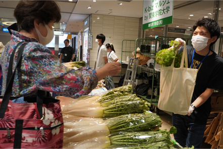 関東学院大学 京浜急行電鉄、京急百貨店と連携した地域活性化プログラム「K-bizマルシェ」