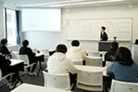 文教大学 「人間尊重の経営」のコンセプトを基に、人間的に豊かなスペシャリスト育成を目指します