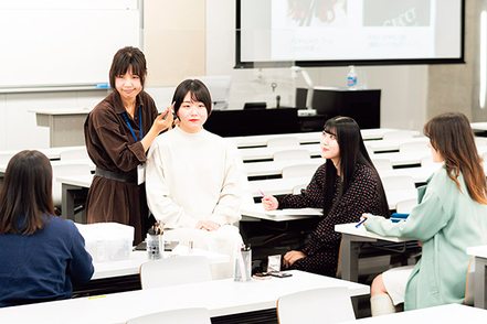 駒沢女子大学 言語・非言語のコミュニケーションを学びます。（人間関係学科）