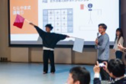 東京経済大学 表現系ワークショップでは映像作品やウェブサイトの作成、身体表現などを実践し表現力を鍛えます