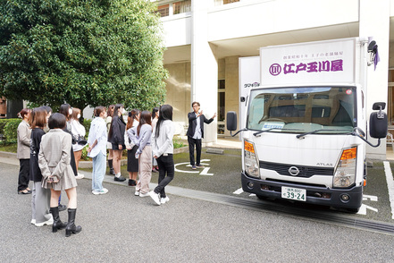 十文字学園女子大学 社会調査について、データの収集方法や分析方法を学習。自ら質的調査を設計・実施する技術を修得します