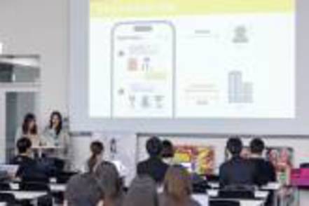 情報経営イノベーション専門職大学 ビジネスプランの構築からプレゼンまでも経験。実社会で必要な経験を積みます。最優秀チームが実際に起業した事例も