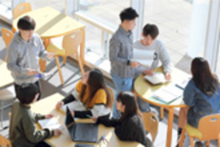 東北工業大学 経営デザイン学科／広範囲のビジネスの現場で企画・営業・会計・制作において発揮できる解決力と実践力を学びます