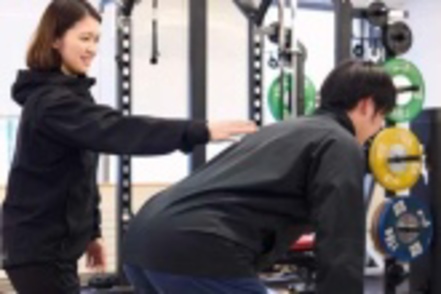 札幌国際大学 トレーナーの経験のある先生による実践的な学びを通し、理論と実技を身に付け、トレーナー資格の取得を目指します