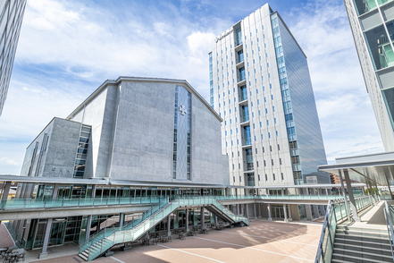 東北学院大学 仙台市中心部に完成した都市型キャンパス。学都仙台の交流拠点として地域と繋がり、学内だけでは得られない学びを経験できます。