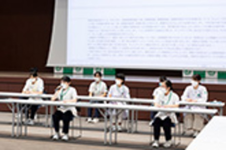 国際医療福祉大学 関連職種連携教育：学部・学科の垣根を越え「チーム医療・チームケア」を学ぶ