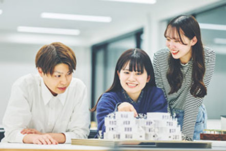 京都橘大学 建築デザイン学科：これからの社会に対応した建築や住まい方をデザインできる能力を培う