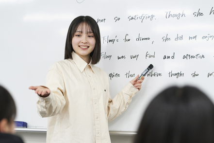 大和大学 独自のシステム「ヤマトプラン」を実施。1年次から全員が吹田市内の公立小学校、中学校へ出向き経験を積み重ねます
