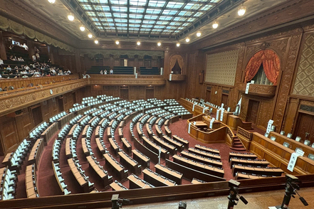 大和大学 希望者は松下政経塾や国会見学にも参加。社会の動きをリアルに学ぶことができる機会を提供