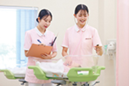 武庫川大学 在宅、老年、基礎看護、小児など専門別の実習室で実践力を養い、科学的に思考する力や主体的に学習する力を身に付けます