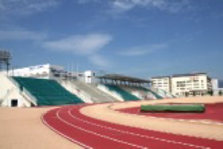 武庫川大学 25ｍの屋内プールや国際大会仕様の体操場などを備えた3つの体育館のほか、武道館や広大な総合スタジアムも備えています