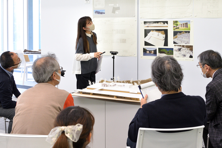武庫川大学 全授業時間の半分以上を占める少人数制対話型の演習科目で実践力を身に付けます