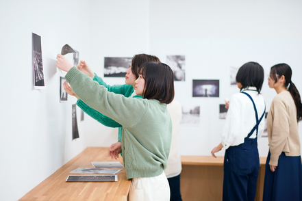 甲南女子大学 【メディア表現学科】自ら作品を制作、発信する機会が豊富。多彩なメディアを知り、体験を通じて学びを深めることができます。