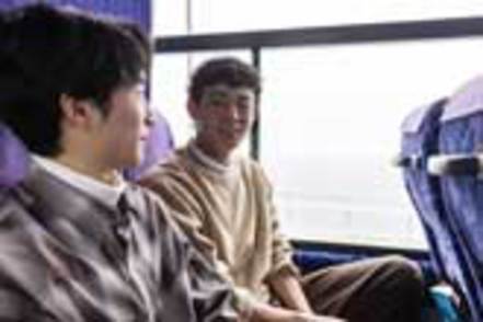 関西看護医療大学 新キャンパスまで三宮から30分、舞子から25分、学園都市から22分の学生専用の直行バスを運行します。必ず座れます。