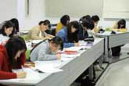 関西看護医療大学 2025年度看護師国家試験合格率は94.3％を達成。全国模試では長年に渡り全国トップクラスを維持しており、国試対策は充実。