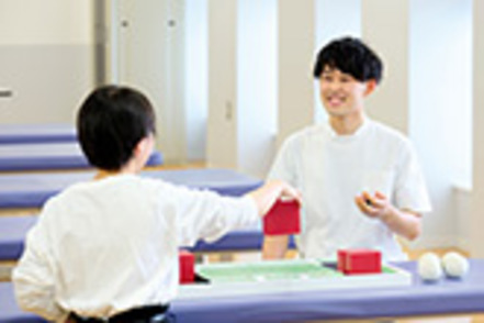 佛教大学 常に向上心をもち続け、患者さんからも同僚からも信頼される作業療法士に。一人ひとりの生活に寄り添うプロとなる