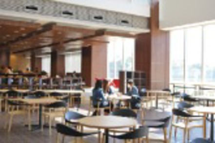 神戸女子大学 三宮から約15分の好アクセスが自慢のポートアイランドキャンパスで学びます