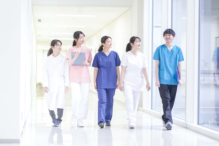 神戸学院大学 薬学部を含む5学部7学科で学生のうちから多職種連携への理解を深めるIPEを開講。即戦力となる人材を育成