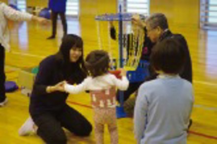 神戸国際大学 防災救命クラブではリハビリテーション学部の学生が活躍。応急処置を社会に普及させるために活動しています。