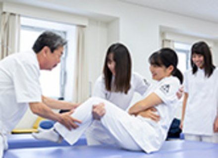 神戸国際大学の特長２