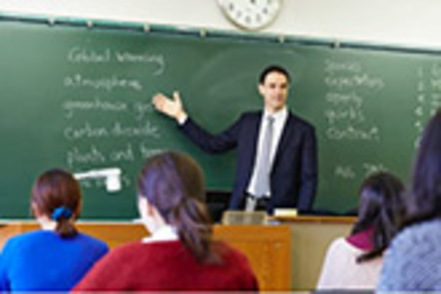 神戸女学院大学 英語科目は15名以下の少人数クラスで質問もしやすく着実に英語を習得します