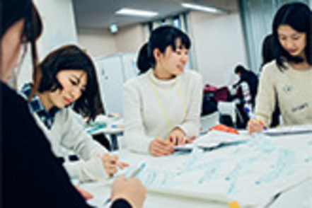 神戸女学院大学 興味・関心に応じて心理学を幅広く学べ、「公認心理師」「臨床心理士」「精神保健福祉士」もめざせる！
