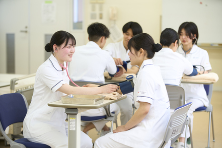 群馬医療福祉大学 実践的な学内演習