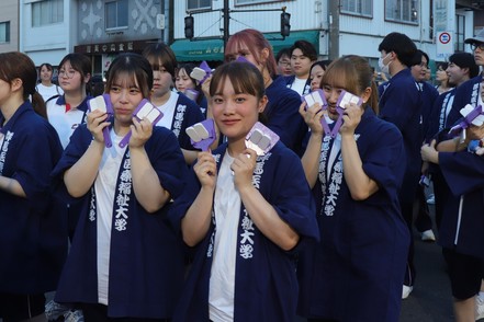 群馬医療福祉大学 藤岡まつりでは地域の方々と交流しながらお祭りをもり上げます