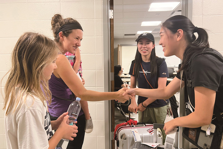 白鴎大学 ビジネスで役立つ英語を伸ばせる約3か月間の留学プログラム 、1~2週間程度の異文化体験ができる海外研修制度があります