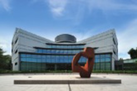 聖徳大学 100万冊の収容能力を誇る「川並弘昭記念図書館」。図書館司書の実習にも最適です