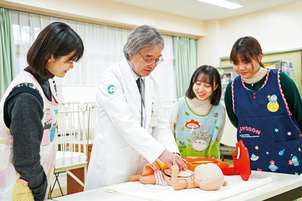 聖徳大学 理論と実践をバランスよく学び、即戦力となる教育者、保育者をめざします。