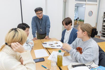 千葉商科大学 企業や産業、地域に関わる諸問題を幅広い学問から多角的に分析し、解決していくための力を身につける