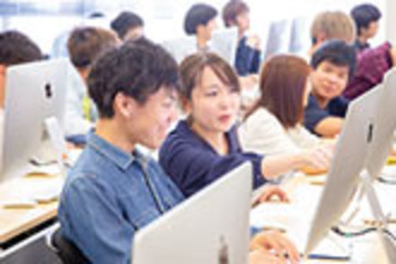 城西大学 学内のコンピュータには数学処理ソフトがインストールされており、講義やゼミで活用しています