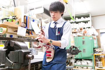 卒業生の波多野　利隆さん